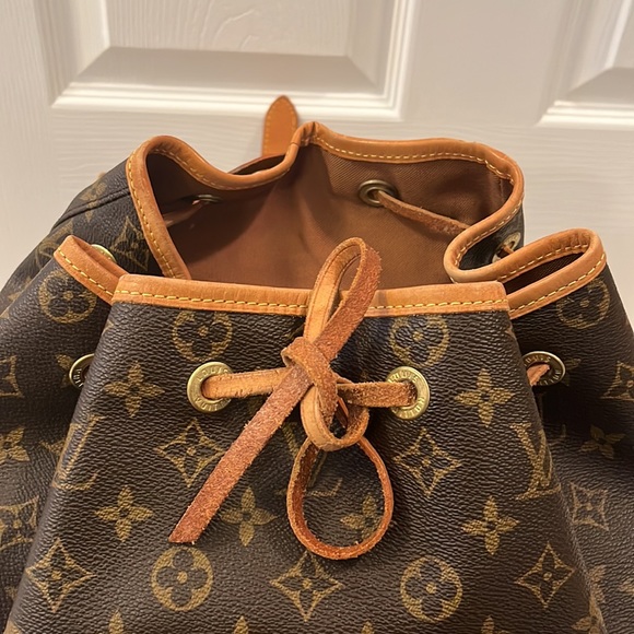 Louis Vuitton Monogram Montsouris GM Backpack - Picture 2 of 12